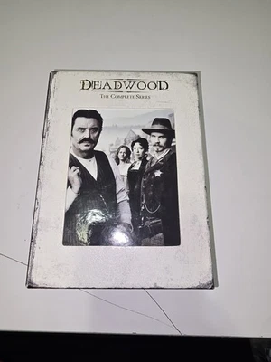 Deadwood The Complete HBO Series (DVD Box Set 2008 19-Disc Set) Foto 1 de 3