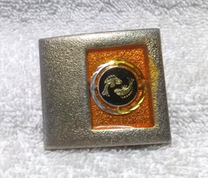 Lee Jeans Belt Buckle Gold Embedded Fish NY USA 11-29 Great Vintage Condition - Picture 1 of 8