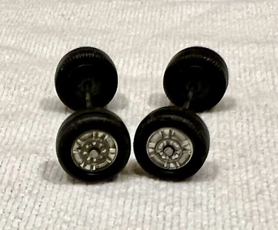 (4) Ruedas y ejes de coche Tomica Dandy años 70 neumáticos originales Foto 1 de 4