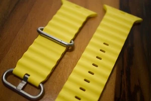 OFFICIAL GENUINE APPLE WATCH ULTRA OCEAN BAND Yellow 49 / 46 / 45 / 44 mm STRAP - Zdjęcie 1 z 6