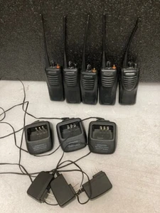 5 Kenwood TK-3402U-K Radios UHF 450-520 MHz 16 Channel w/Battery/ 3 Chargers - Photo 1/7