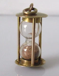 9ct Gold Charm - Vintage 9ct Yellow Gold Sand Egg Timer Charm (1.9g) - Picture 1 of 11