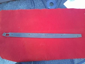 Is this 1932 1933 1934 FORD PICKUP TRUCK DOOR TRIM ?? I DON'T KNOW hot rod - Bild 1 von 2