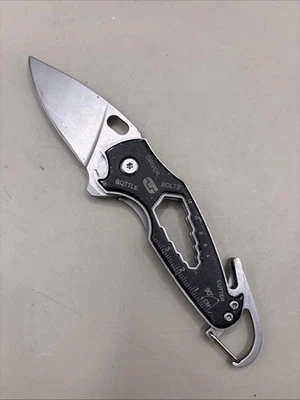 True Utility Smart Knife Folding Pocket Knife 7-in-1 Muilti-tool Carabiner - Image 1 of 2
