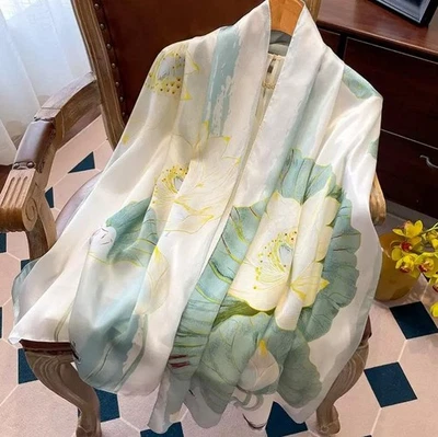 Cachecol 100% seda branco e perfeito estado com design de estampa floral feminino 170*53 cm novo - Imagem 1 de 4