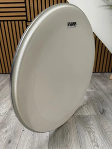 EVANS UV EQ4 Batter Bass 22" Drum Head / White Coated #OX52 - Bild 1 von 5