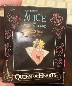 Disney Pin Gallery Store Boxed Alice In Wonderland 50th Year Box Queen Of Hearts - Picture 1 of 2