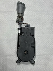 W124 Radio Antenna - Picture 1 of 13