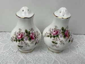 Royal Albert Lavender Rose Salt & Pepper Pots / Cruet Set Superb Condition - Picture 1 of 4
