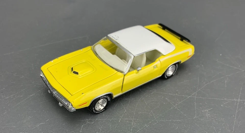1:43 Die-Cast Road Champs 1970 Plymouth Barracuda Convertible Recarga Yell D1382 Foto 1 de 4