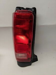 DODGE CARAVAN PLYMOUTH VOYAGER L/H TAIL LAMP STOP LIGHT ASSEMBLY