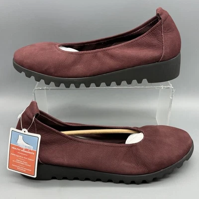 Mocasín cómodo de ballet plano de cuero nobuck borgoña Aetrex Brianna para mujer 10 Foto 1 de 4