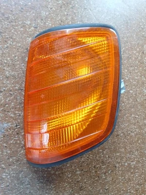 Mercedes Benz W124 Hella seta esquerda novo - Imagem 1 de 4