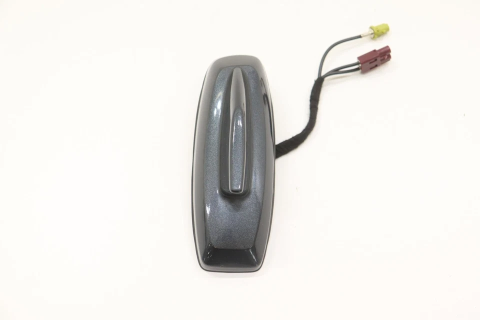 Chevrolet Suburban 2019-2020 techo trasero antena aleta de tiburón OEM 84445288 GRIS_GJI Foto 1 de 4