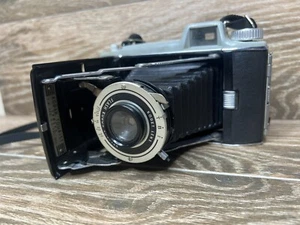 Vintage Kodak Camera Tourist Photography 620 Film Untested Made In The USA - Picture 1 of 10