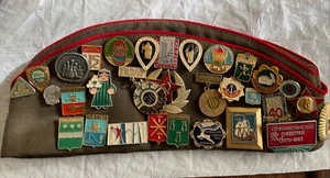 Vintage Sowjetunion UdSSR Militär Mütze beladen mit russischen Abzeichen 100% Original - Bild 1 von 10