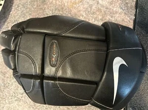 Nike Ignite 3  Hockey Glove Senior Size Black Color LEFT  HAND ON;Y - Picture 1 of 4