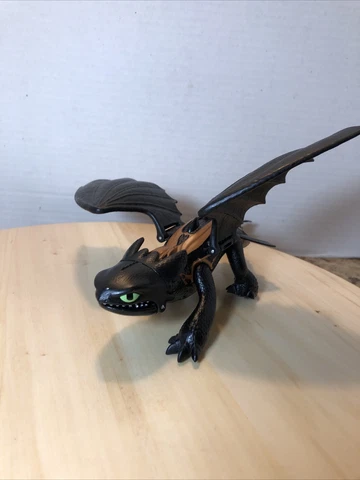 How to Train Your Dragon Toothless Night Fury Movable Toy Figure Dreamworks 202 Cover