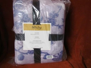 Weiche & kuschelige Plüschdecke lila Blumenmuster King/California King - Bild 1 von 2