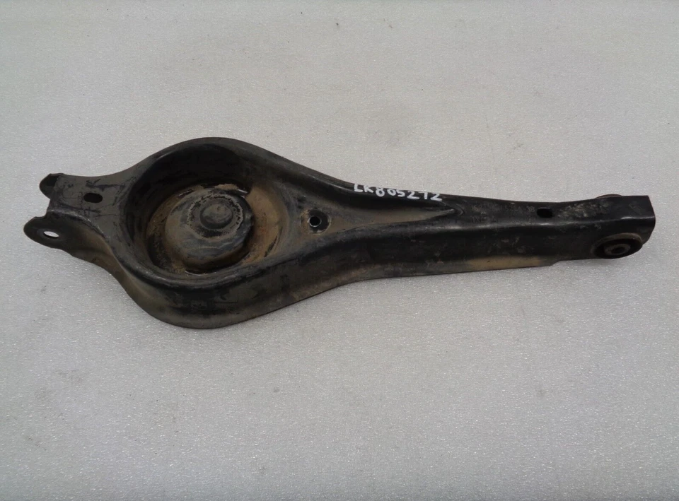 Задний левый или правый нижний рычаг управления 2002-2008 Jaguar X-Type от оригинального производителя LK805272 - Изображение 1 из 4