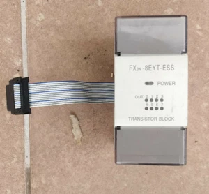 Mitsubishi FXon-8EYT-ESS PLC extension block 8 transistor OUT 0-30V 0.5A - Imagen 1 de 2