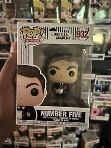 Funko Pop! Television Number Five #932 The Umbrella Academy w/Protector