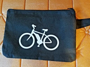 Schlosstasche Fahrradtasche Reißverschluss 20 x 25cm Motiv Fahrrad - Picture 1 of 2