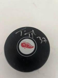 TIM TAYLOR AUTOGRAMM DETROIT RED WINGS HOCKEY PUCK - Bild 1 von 1