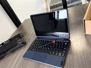 Lenovo 10w 82ST Tablet with detachable keyboard Snapdragon 7c Gen 2. NEW - Picture 1 of 6