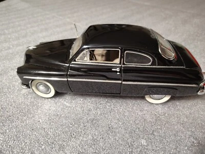 Danbury Mint 1949 Mercury Club Coupe 1:24 Scale Diecast Model Car Black - Image 1 of 4