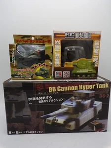 Giappone Lotto Miniature RC Tank Lotto alcuni ancora sigillati in fabbrica COSÌ COME SONO - Foto 1 di 8