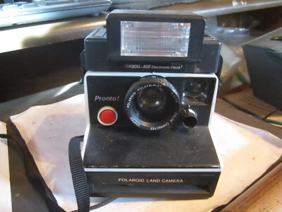 Polaroid PRONTO Land Camera NERA + accessorio flash elettronico focale 600 - Immagine 1 di 4
