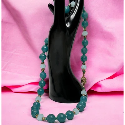 亚马逊石刻面玻璃珠项链金色磁性扣 17 英寸美丽 — 第 1/4 张图片