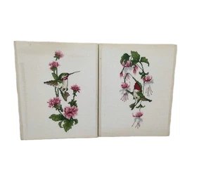 2er Set Kreuzstich Kolibris Blumen montiert, aber nicht gerahmt 7,5" x 10" Vintage - Bild 1 von 13