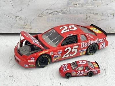 Vintage Revell 1991 #25 Ken Schrader 1:24 Scale Diecast W/ 1:64 Action Die Cast - Image 1 of 4