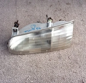 1996 Ford Windstar Driver Side Left LH Headlight Used - Picture 1 of 2