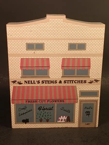 1990 The Cats Meow Wood Painted House "Nell's Stems & Stitches" Series VII - Picture 1 of 8