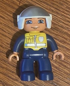 LEGO/DUPLO 2011 POLICE Motorcycle Cop 2.5" Figure w/white Helmet 5679-1 & 5681-1