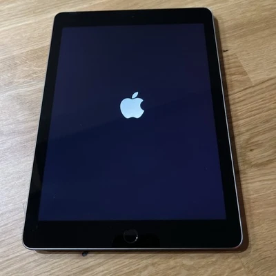 Apple iPad 6th gen 2018/2019 9.7" 32GB Wi-Fi + 4G Used - Image 1 of 2