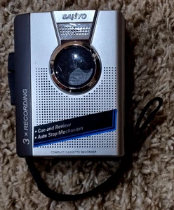 Modelo Sanyo Vintage Nº Grabadora de casete compacta M-1080C 3 X grabación - Imagen 1 de 9