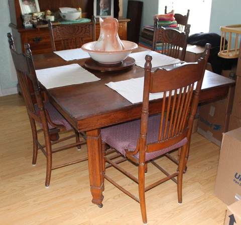 Antique Oak Mission Style Dining Room Table with 6 Chairs and 3 Leaves Cover