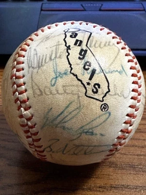 1974 CALIFORNIA ANGELS TEAM SIGNED AUTOGRAPHED BASEBALL! NOLAN RYAN!  F ROBINSON - Image 1 of 4