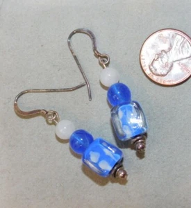 Blaue Weiße Pünktchen Kunstglas Perle Sterling Silber Haken Ohrringe 4E 102 - Bild 1 von 2