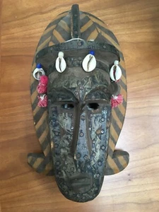 Old African Mali Tribal Mask Ivory Coast Wood, Brass, Crowly shells  , Nice - Picture 1 of 9