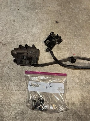 Pinza de freno delantera Honda CBR300R 2017 15-20 45250-KYJ-901 Foto 1 de 3