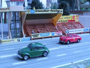 Interessantes Faller AMS Rennbahn Diorama Vitrinen Modellpresentation top#EB16/1 - Bild 1 von 22