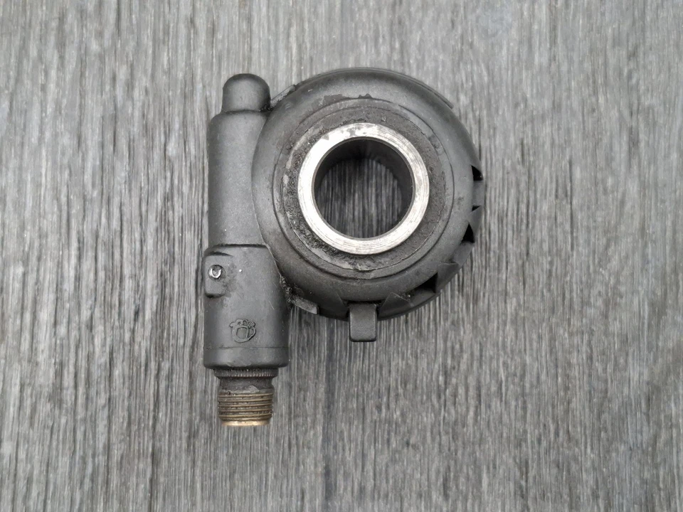 Ducati Monster 750 1996-1999 Tachogeber (Speedometer gear box) 201696949 - Bild 1 von 2