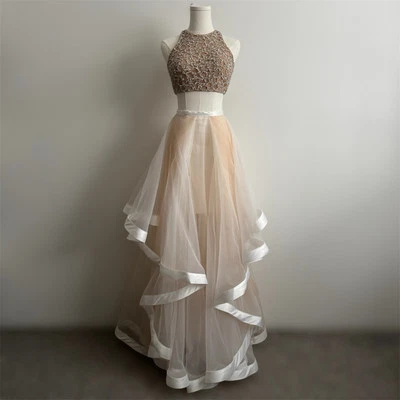 Vestido formal de dos piezas de tul con cuentas beige blanco GLAMOUR by Terani Couture Foto 1 de 4