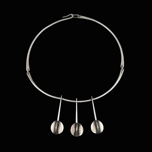 Eigil Jensen for Anton Michelsen. Sterling Silver Neckring with Pendants. - Picture 1 of 3