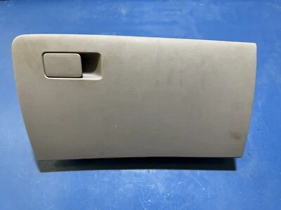 Guantera Hyundai Elantra 2017 2018 gris 84510-F2000 Foto 1 de 3